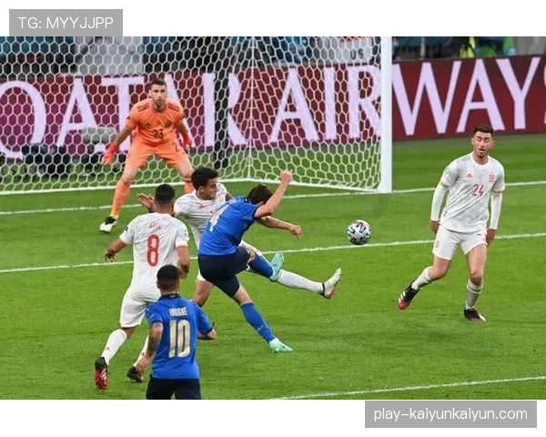 特写：点球大战前，萨卡与萨内在场边低声交流